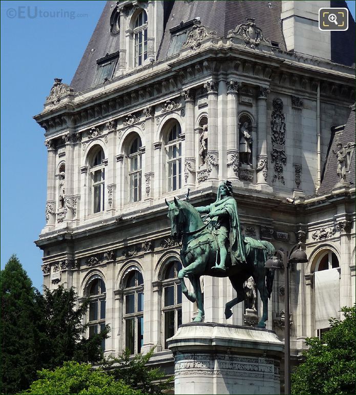 Elaborate Hotel de Ville with its statues
