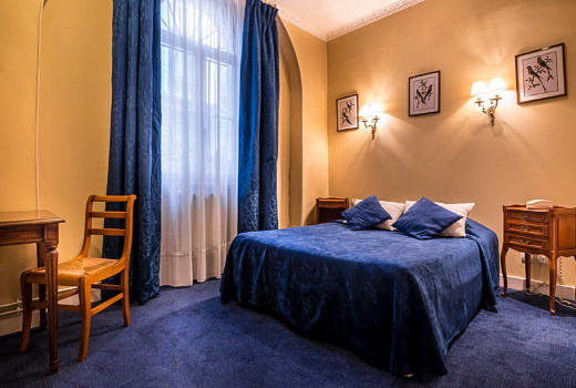 Hotel des Arts Cite Bergere double room