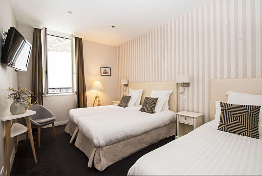 Hotel des Batignolles triple room