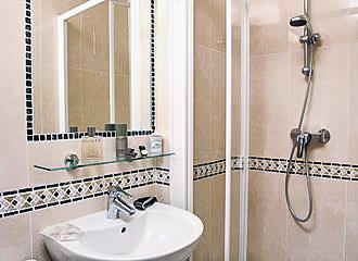 Hotel des Mines bathroom