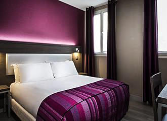 Hotel des Pavillons bedroom