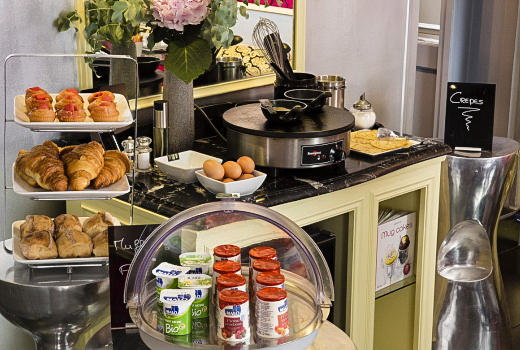 Hotel Design Sorbonne breakfast bar