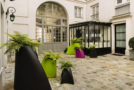 Hotel Design Sorbonne courtyard