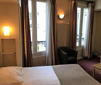 Hotel Eiffel Kensington single room