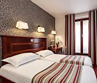 Hotel Eiffel Rive Gauche twin room