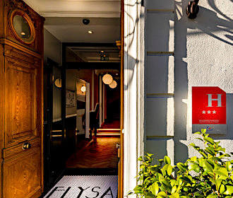 Hotel Elysa entrance