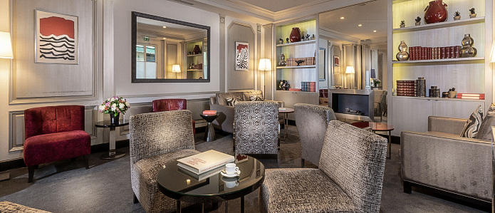 Hotel Elysees Union lounge area