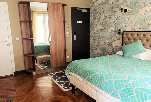 Hotel Excelsior-Batignolles double bedroom