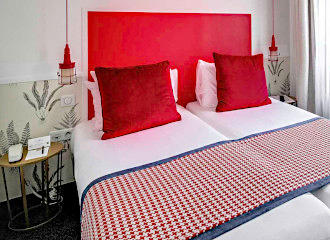 Hotel George twin bedroom