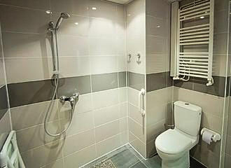 Hotel Jarry Confort Bathroom