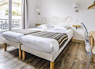 Hotel Korner Eiffel twin bedroom