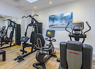 Hotel Korner Opera gym fitness room