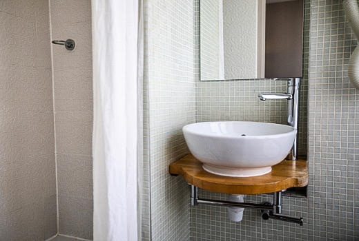 Hotel Le Petit Belloy en suite bathroom