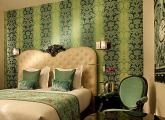 Hotel Le Petit Paris double room dark green