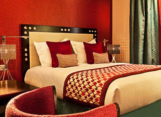 Hotel Le Petit Paris double room dark red
