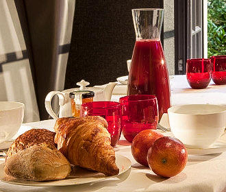 Hotel Le Petit Paris continental breakfast
