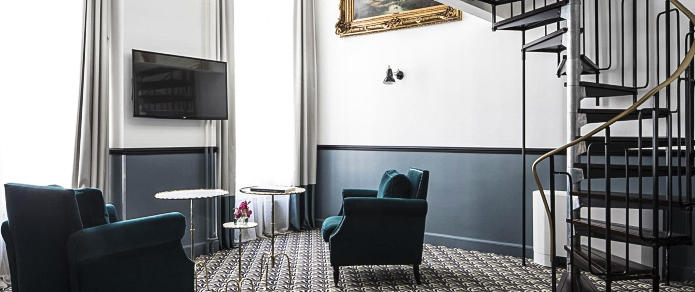 Hotel Malte duplex room lounge