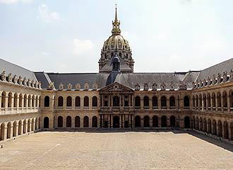 Hotel National des Invalides Cour d'Honneur