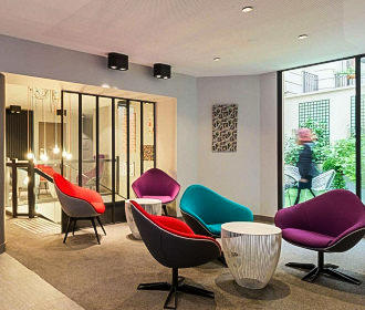 Hotel Paris Vaugirard lounge area