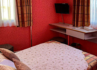 Hotel Picardy bedroom desk