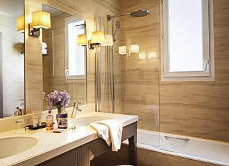 Hotel Residence Foch En Suite Bathroom