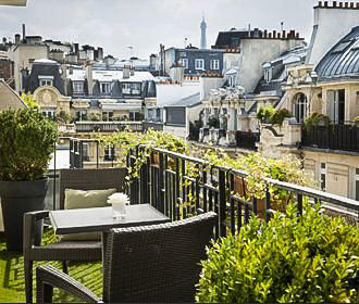 Hotel Residence Foch Bedroom Balcony