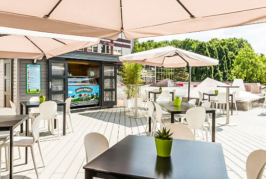 ibis Styles Paris Bercy courtyard terrace