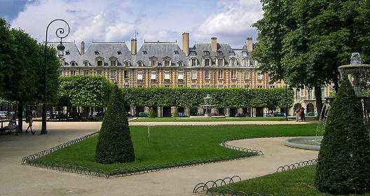 Place des Vosges Paris