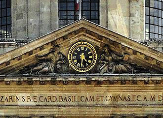 Clock above entrance at Institut de France