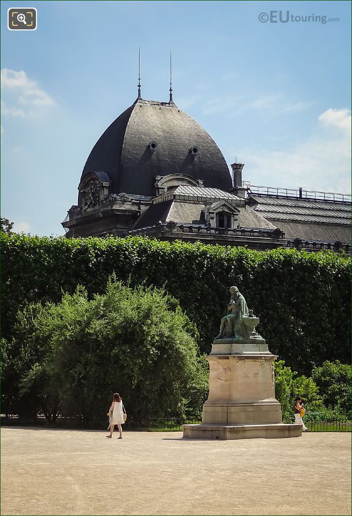 Dinosaur museum at Jardin des Plantes