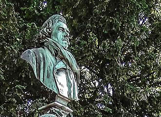 Jardin du Luxembourg Eugene Delacroix monument