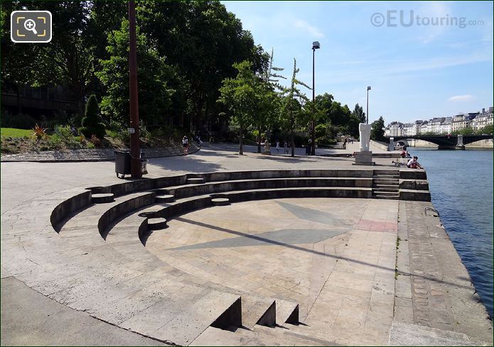 Amphitheatre in Jardin Tino Rossi