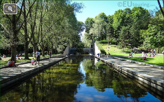 Jardin Yitzhak Rabin canal water feature