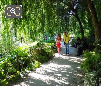 Jardin Yitzhak Rabin La Vallee pathway