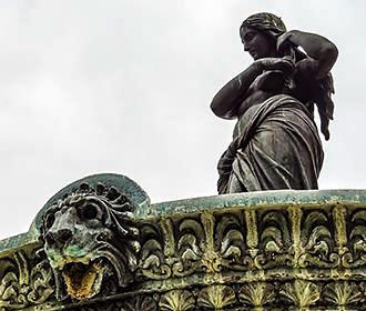 Jardins des Champs Elysees Fontaine des Ambassadeurs