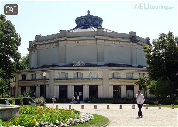 English styled Champs Elysees Gardens