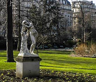 Jardins du Ranelagh statue