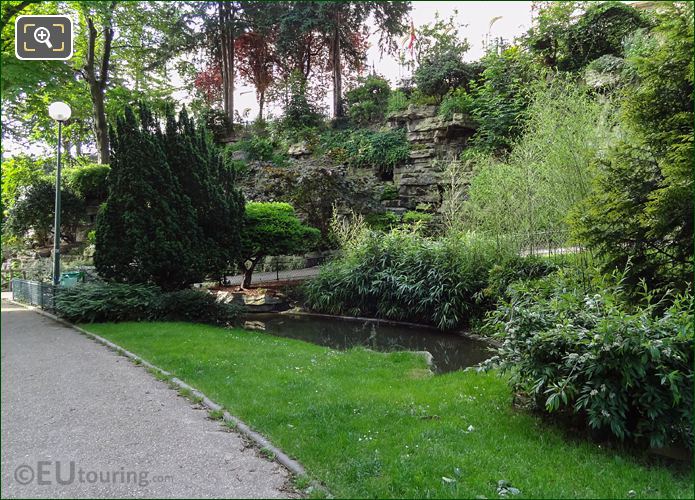 Ornamental pond in Jardins du Trocadero looking South