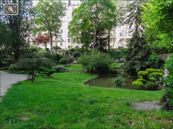 Water feature within Jardins du Trocadero looking SW