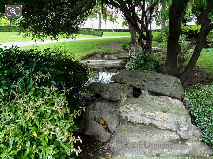 Water feature with rockery in Jardins du Trocadero looking North