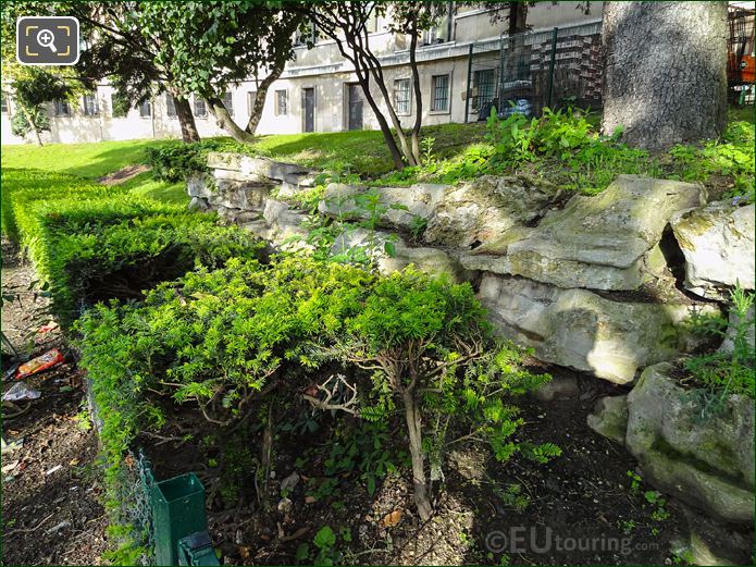 Rock border and greenery rustic appearance of Jardins du Trocadero