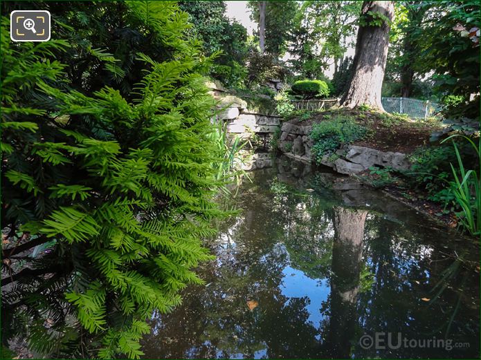 Water feature with plant life in Jardins du Trocadero looking NW