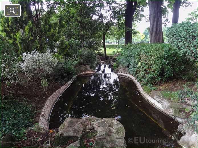 Jardins du Trocadero NE pond with trees looking SW