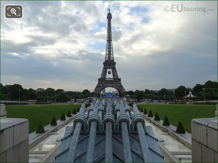 View South over 20 water cannons of Jardins du Trocadero fountain