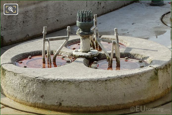 Water jets and pipes for Warsaw Fountains, Jardins du Trocadero