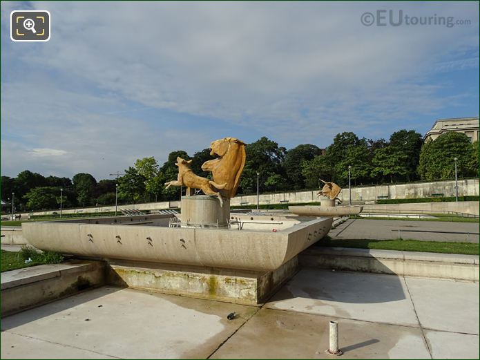 Square sections of Fontaine de Varsovie in Jardins du Trocadero looking SW