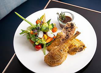 Jazz Club Etoile Chicken Dish