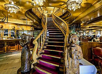 L'Auberge DAB staircase