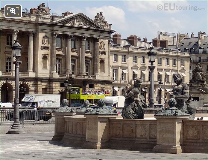 L'OpenTour bus at Place de la Concorde