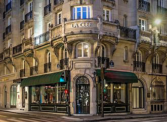 La Clef Louvre Paris Facade